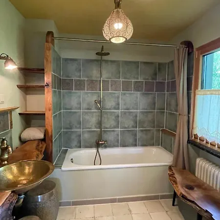 Rosen-holz, Ruhe Und Entspannung Im Dorf *