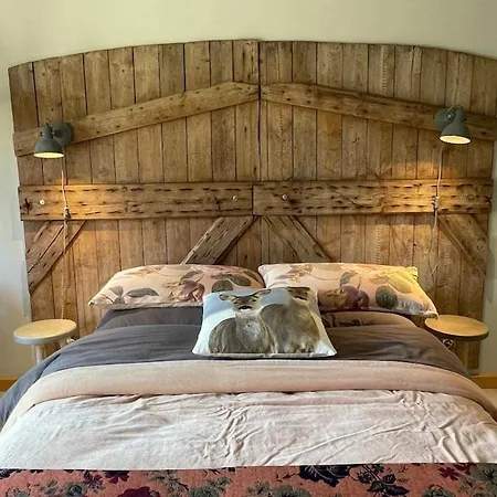 Rosen-holz, Ruhe Und Entspannung Im Dorf