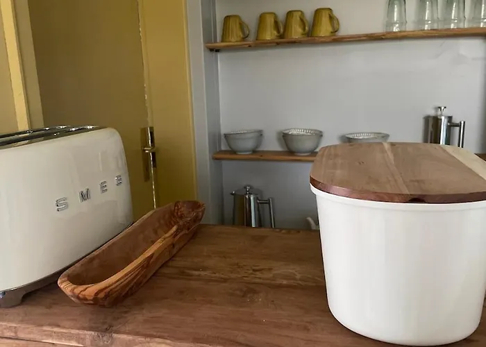 Rosen-holz, Ruhe Und Entspannung Im Dorf * Niederdorla