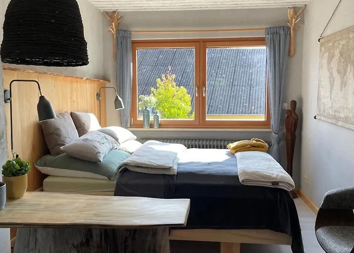 Rosen-holz, Ruhe Und Entspannung Im Dorf * Niederdorla