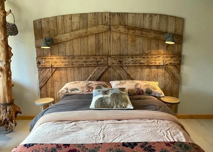 Rosen-holz, Ruhe Und Entspannung Im Dorf